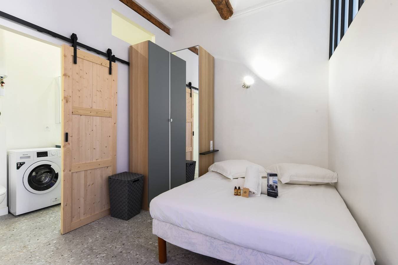 Foto 5 von 12: Helles und komfortables Studio in der Innenstadt von Marseille - Welkeys