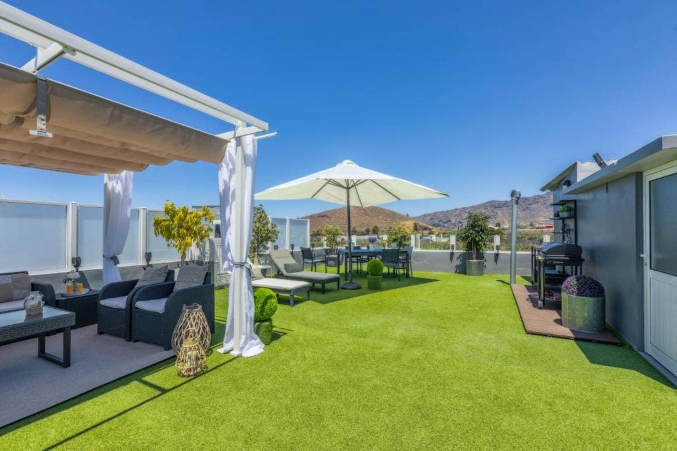 Foto 2 von 44: Villa Montserrat – Moderne Familienvilla mit 280 m² und Blick auf die Vulkane