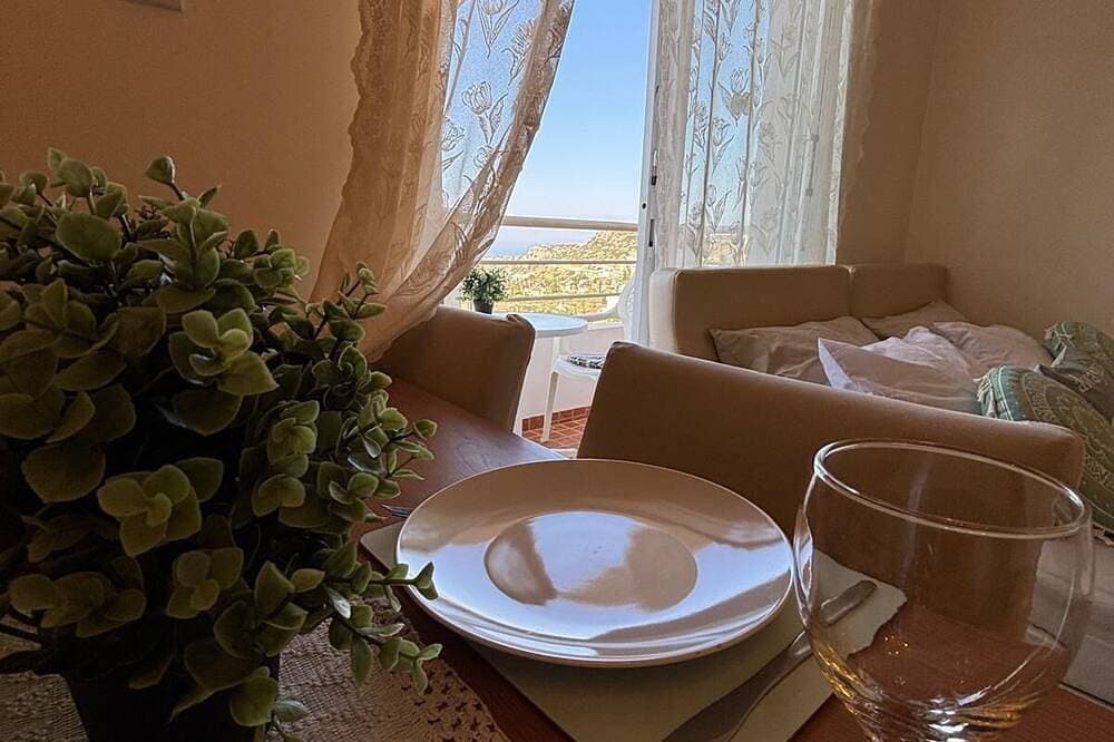 Foto 9 von 30: Kyblue Management I New Panoramic Seaview Apt , 3 mins to Coral Bay