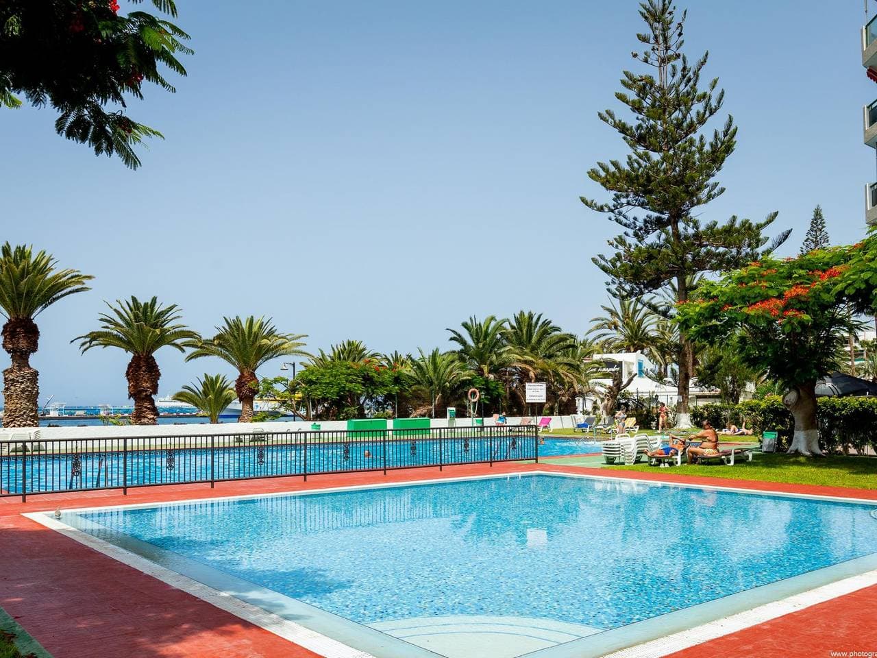 Foto 10 von 23: Beautiful studio beach front