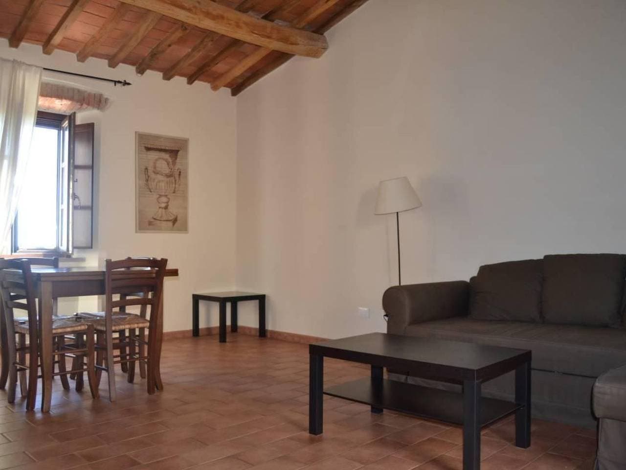 Foto 12 von 53: Zwei-Zimmer-Wohnungen im ersten Stock mit kleinem Außenbalkon