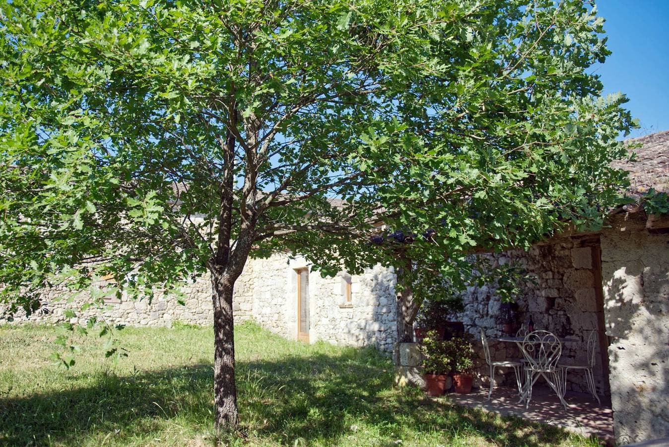 Foto 4 von 23: Gemütliches, ruhiges Steinhaus mit Pool und privatem Garten