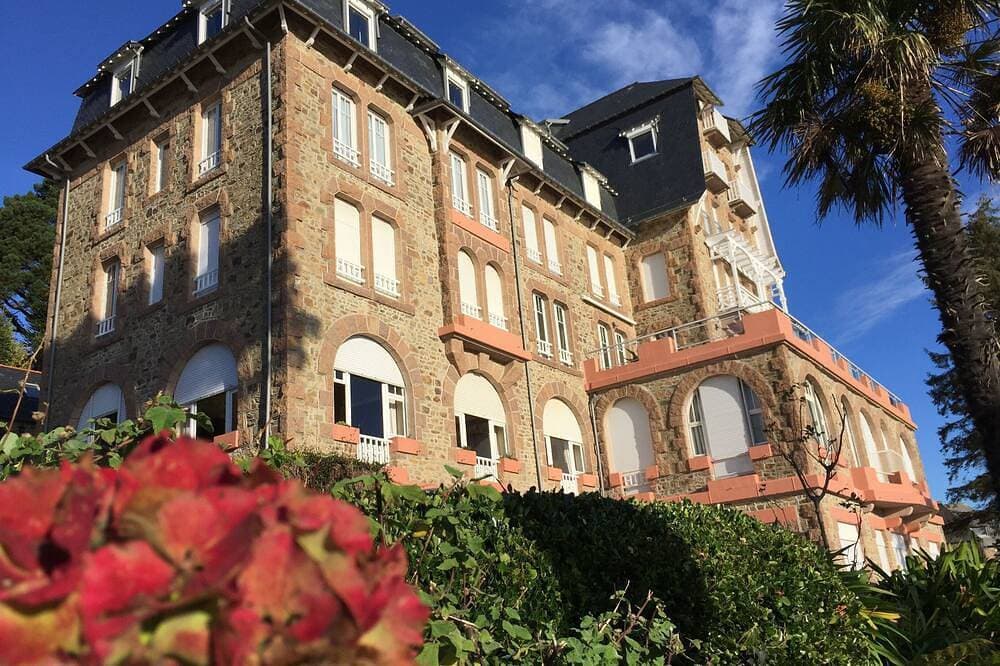 Ruhiges, helles, renoviertes Apartment mit Panoramablick auf das Meer am Strand von Trestraou 1