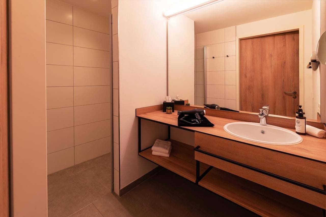 Foto 5 von 9: Double Room with Private Bathroom