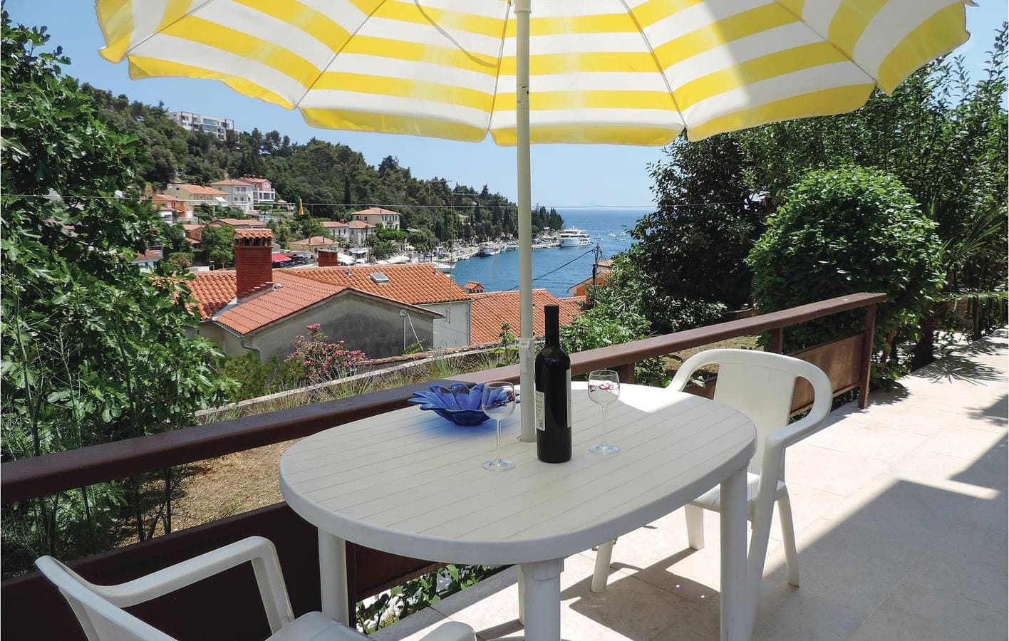Foto 4 von 27: Urlaub am Meer: Gemütliche Ferienwohnung mit Terrasse und Gartenmöbeln, 100 m vom Strand entfernt