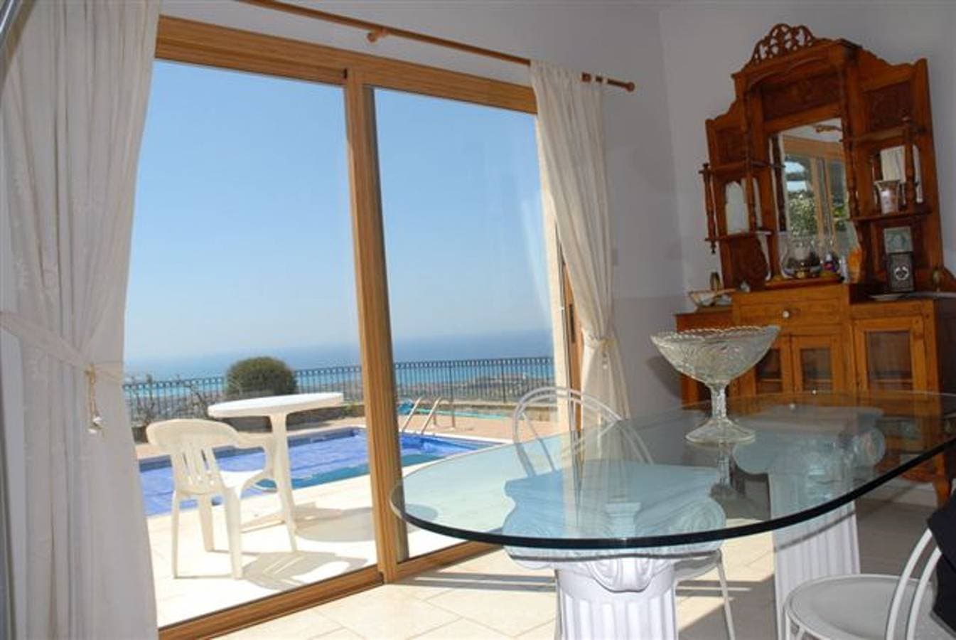 Foto 10 von 36: Peyia Villa mit Meerblick, privatem Pool und Garten