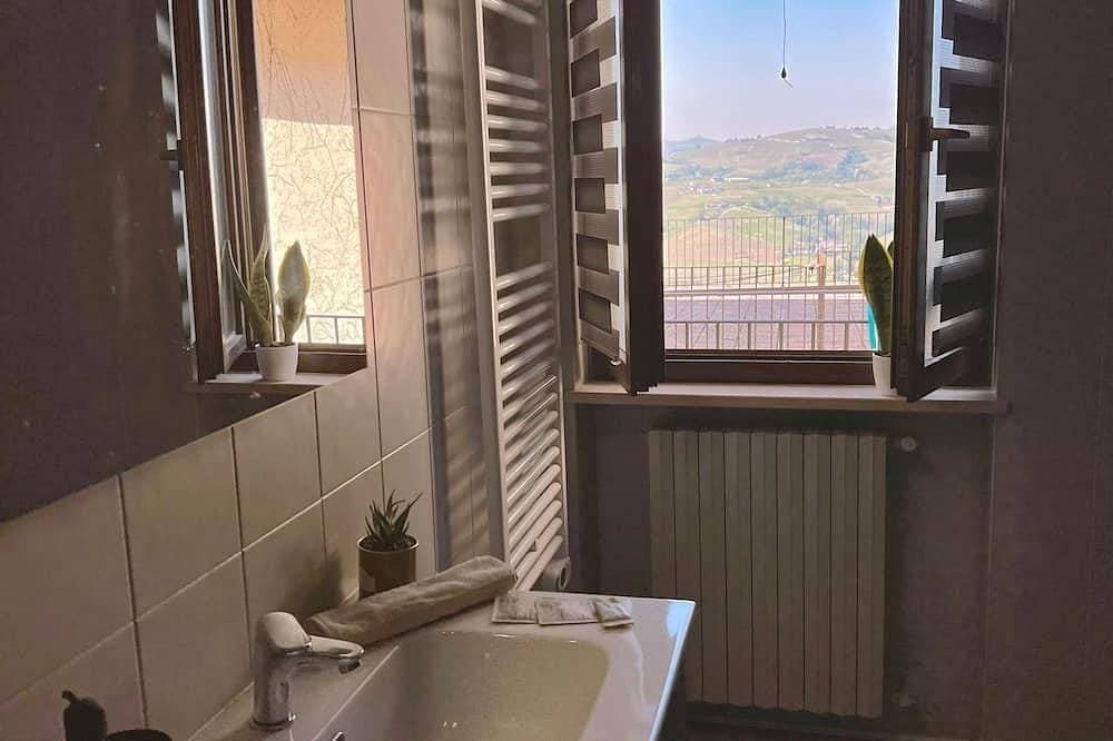 Foto 10 von 26: Calosso Wine View Escape! Langhe for wine and truffle lovers, nature and relaxation.