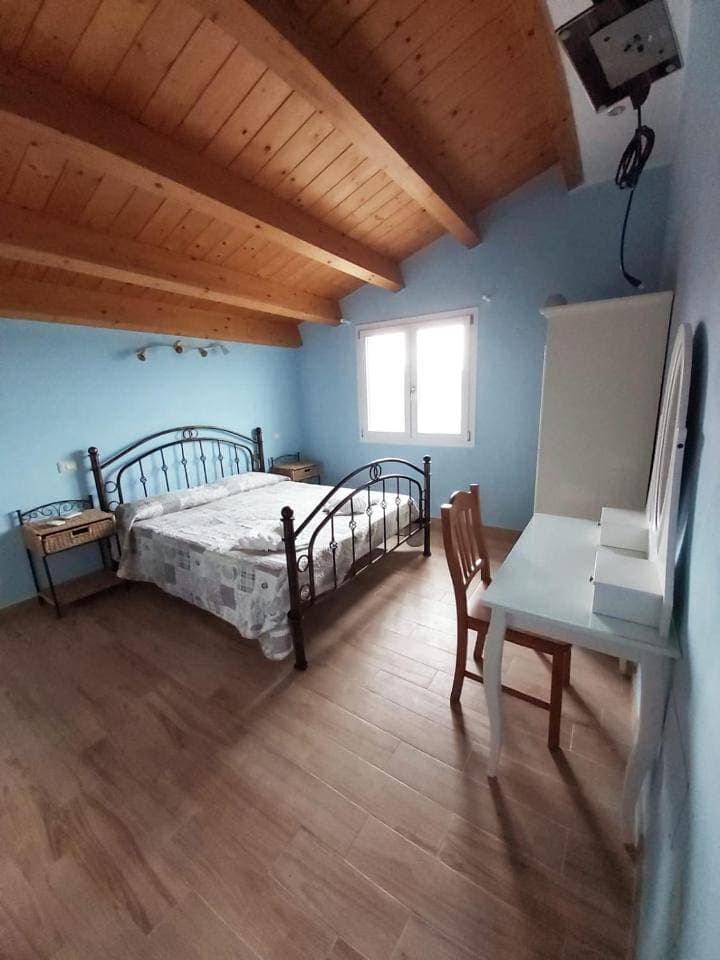 Foto 8 von 9: Double Room with Private Bathroom