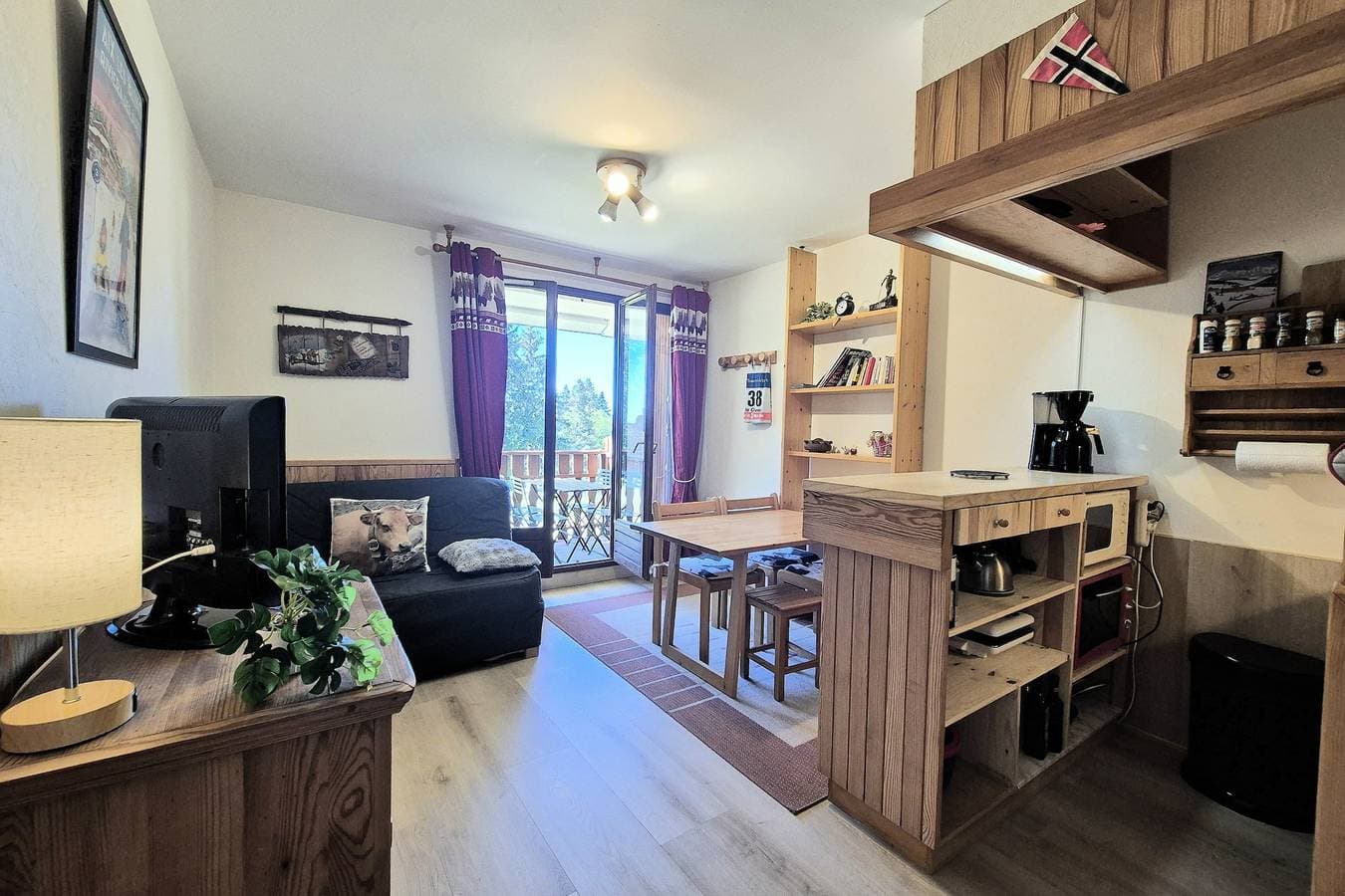 Foto 3 von 23: Ferienwohnung für 4 Personen mit Balkon