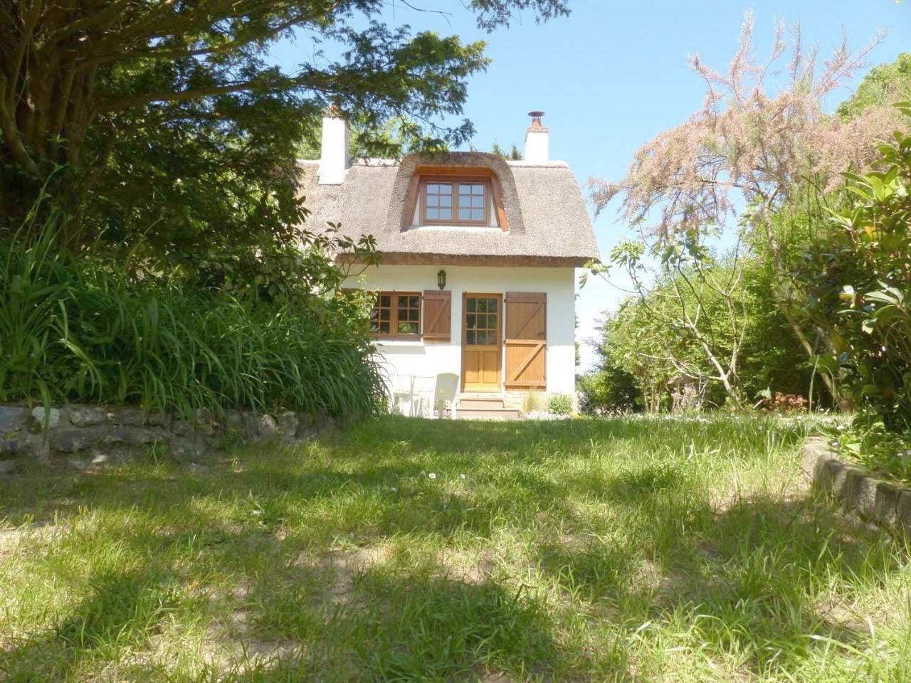 La Flore De Lys, lovely cottage ideal for 2 adults and 1 bébé 1