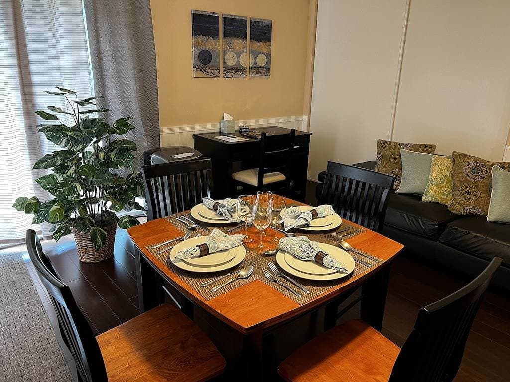 Foto 8 von 18: Bright and Spacious Apartment by Downtown Alameda, 2Br 2Ba