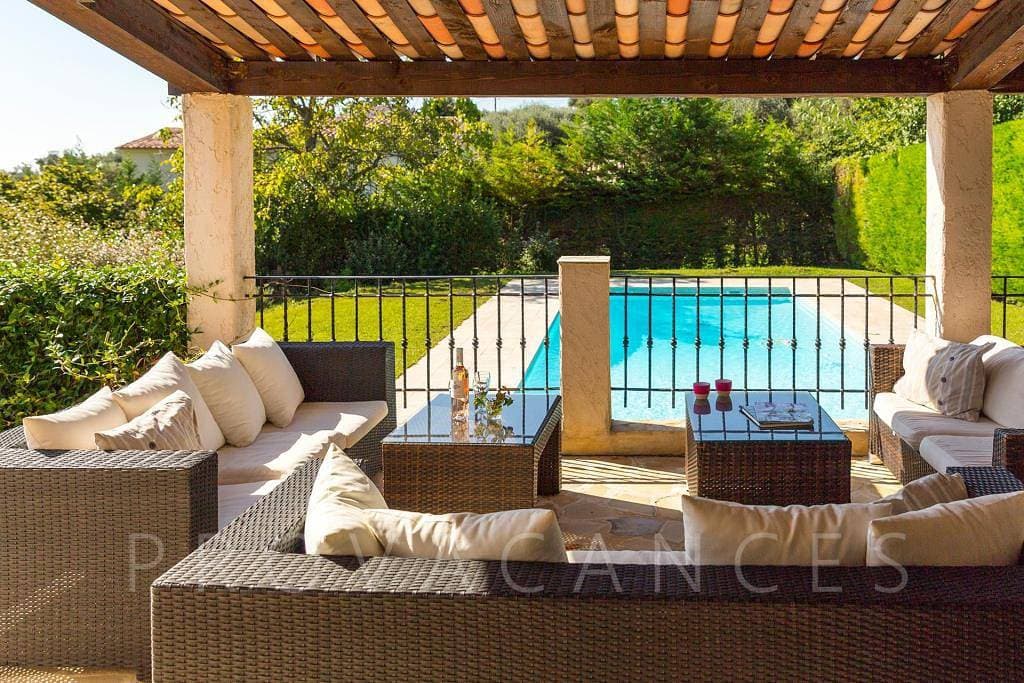 Foto 9 von 57: Ferienhaus mit Pool und Aussicht in Tourrettes-sur-Loup