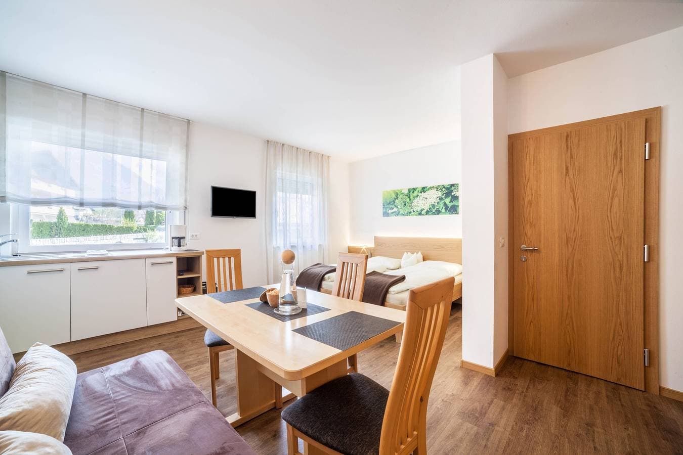 Foto 6 von 24: Ferienwohnung "Schnitzer - Holunder" mit Bergblick, WLAN, Balkon & Garten