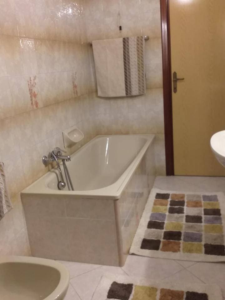 Foto 8 von 19: Basic Triple Room with Shared Bathroom