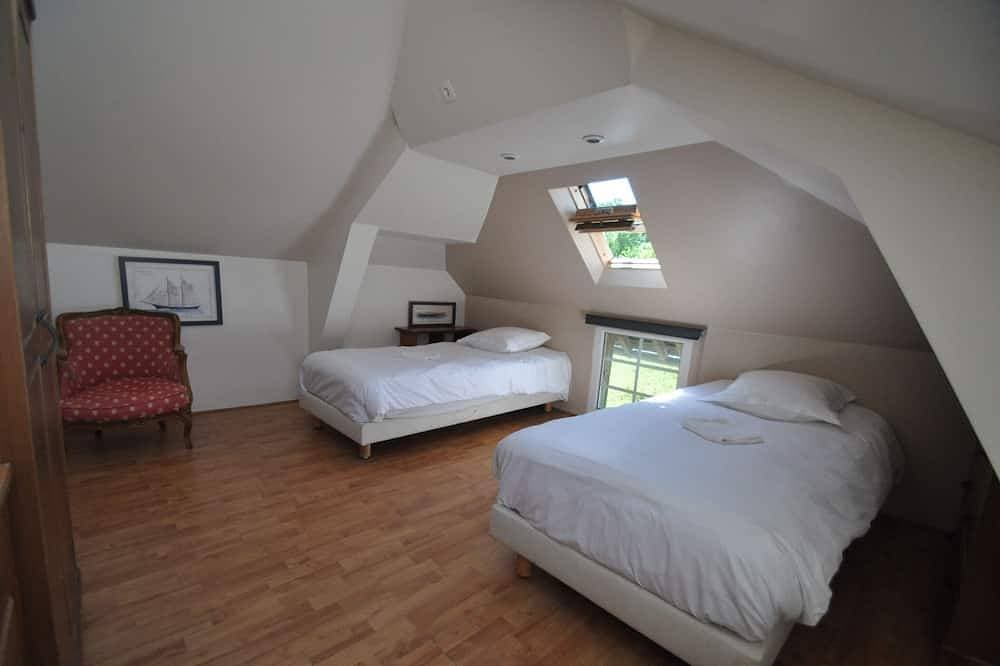 Foto 5 von 30: Villa mit privatem beheiztem Pool mit Sauna, nicht vis-a-vis in Calvados