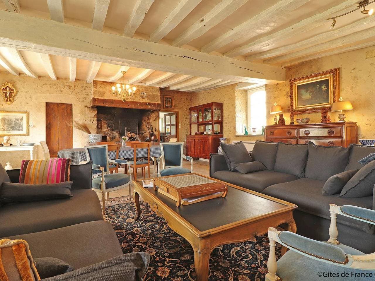 Foto 3 von 36: Authentisches Haus mit Pool, Kamin und Golf im Perche