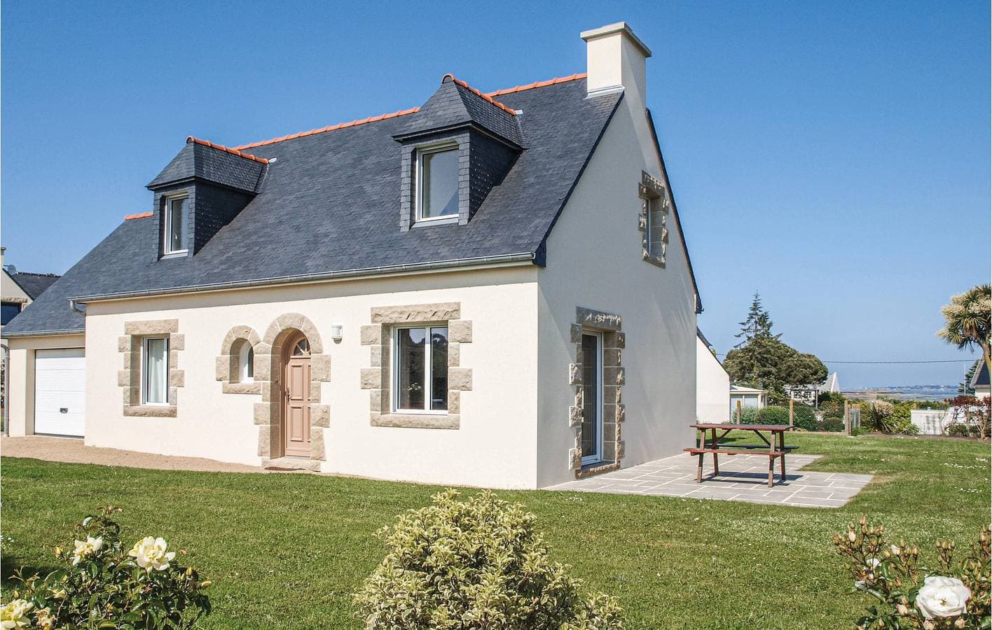 Foto 5 von 23: Lanmodez 1km Getaway: 100qm, TV, Gefrierschrank, Garten, Internet & Mikrowelle!