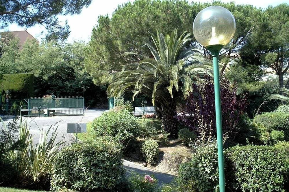 Foto 4 von 19: Cannes Croix des Gardes T2 charmant, privater Garten, Internet, Pool, Garage