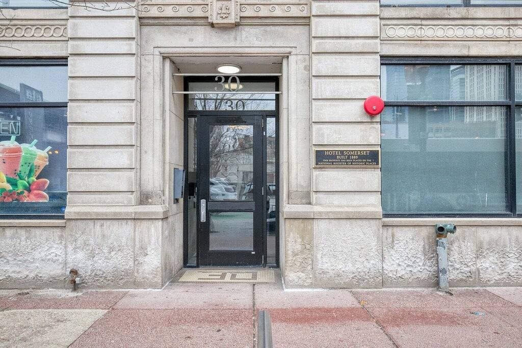 Foto 5 von 18: Tasteful South Loop 1Br nr L & Grant Park, by Blueground