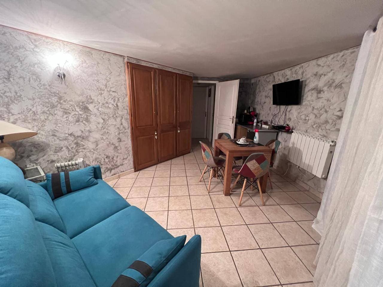 Foto 9 von 9: Double Room with Private Bathroom