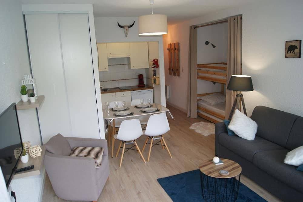 Wohnung *** In Neuem St Lary Dorf Renoviert 1