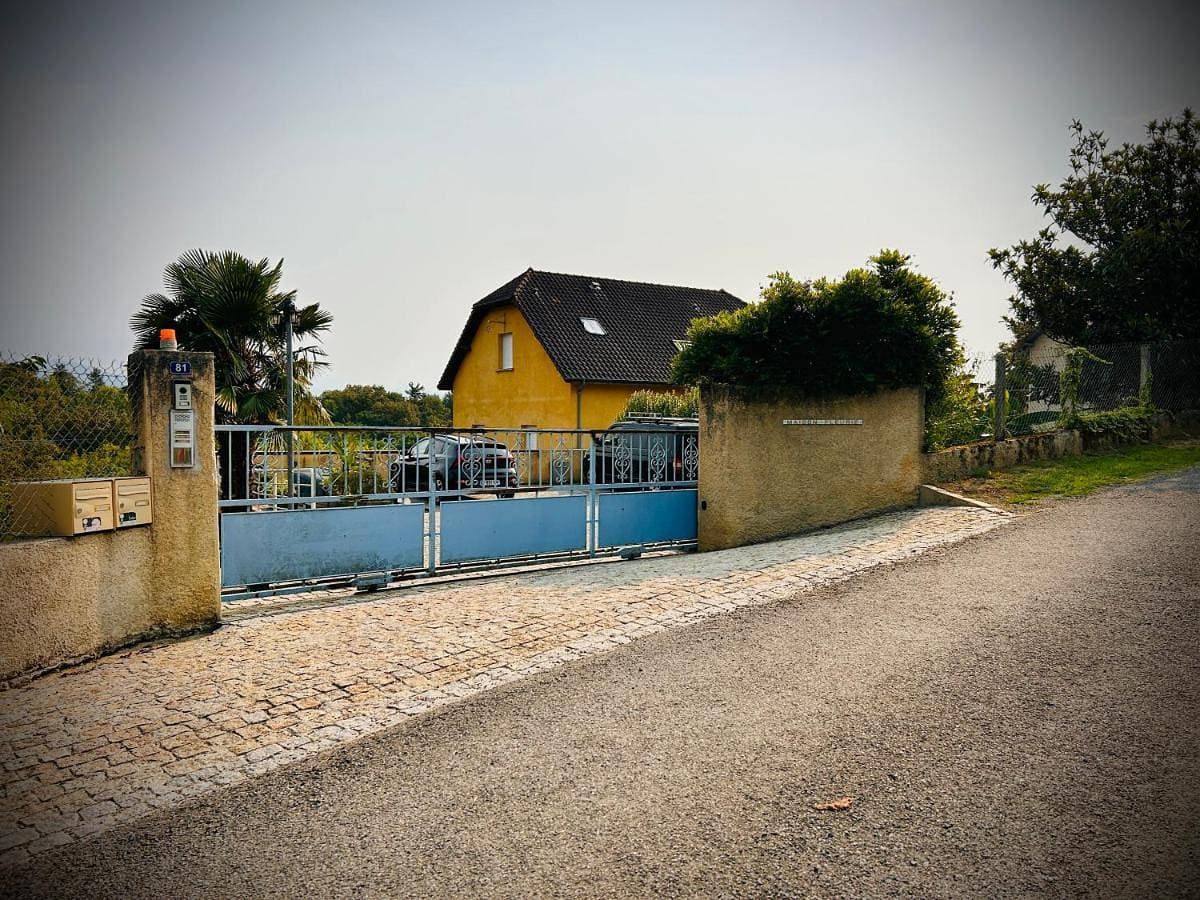 Maison Fleurie 1