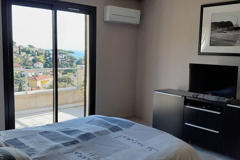 Foto 6 von 24: Beautiful villa, sea view, walking distance to the beach, heated infinity pool