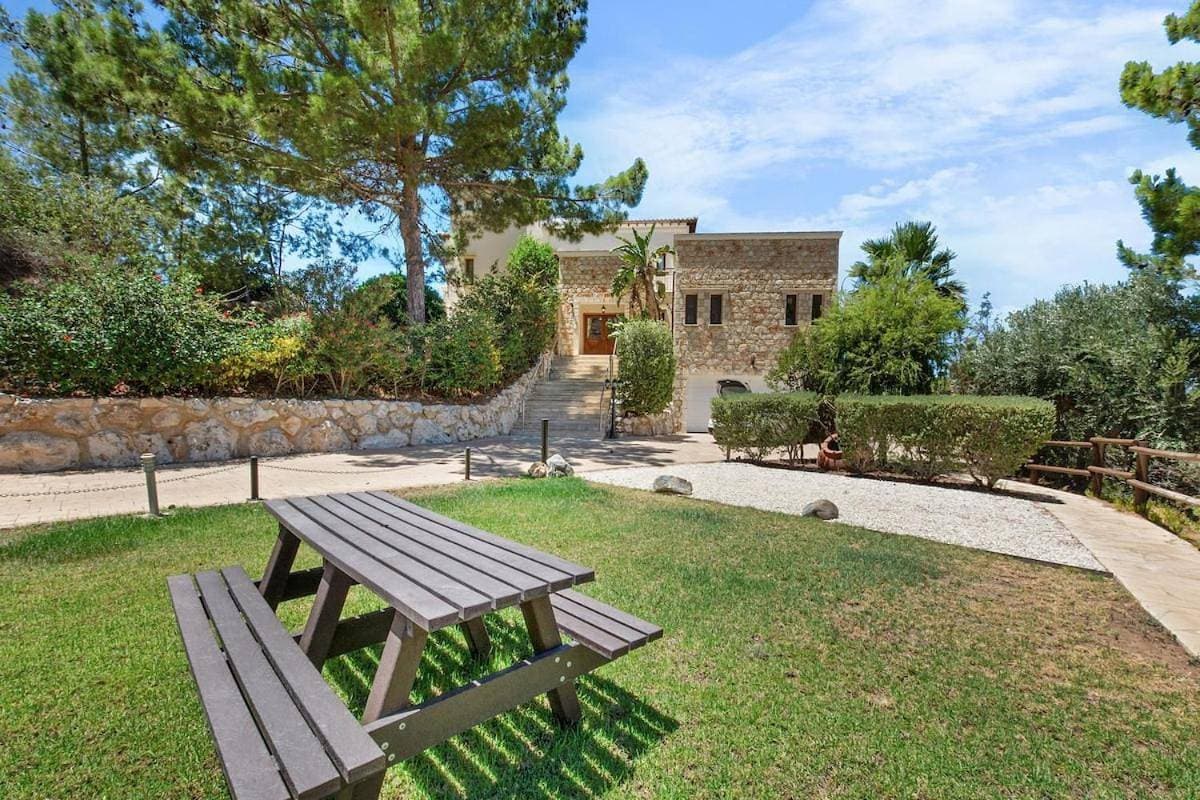 Foto 12 von 62: Villa Charno