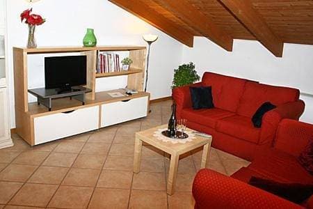 Foto 9 von 10: One-Bedroom Apartment - Attic
