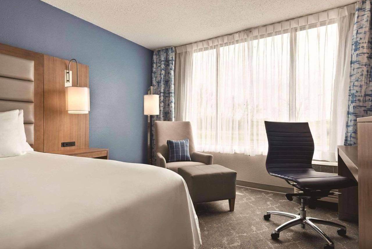 Foto 7 von 11: Premium King Room with Sofa Bed - Non-Smoking