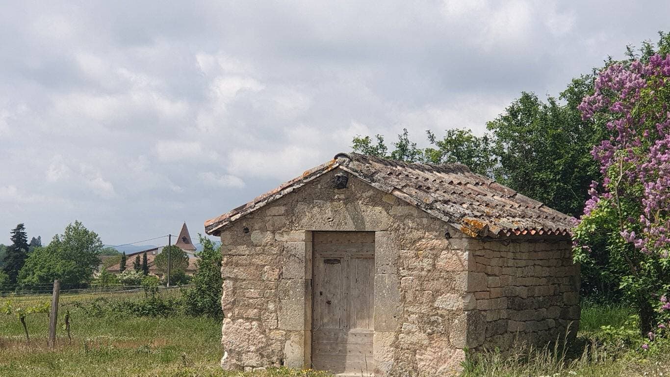 Foto 10 von 15: Ferienhaus „La Cabane du Vigneron“ mit Gemeinschaftspool, privater Terrasse & Klimaanlage