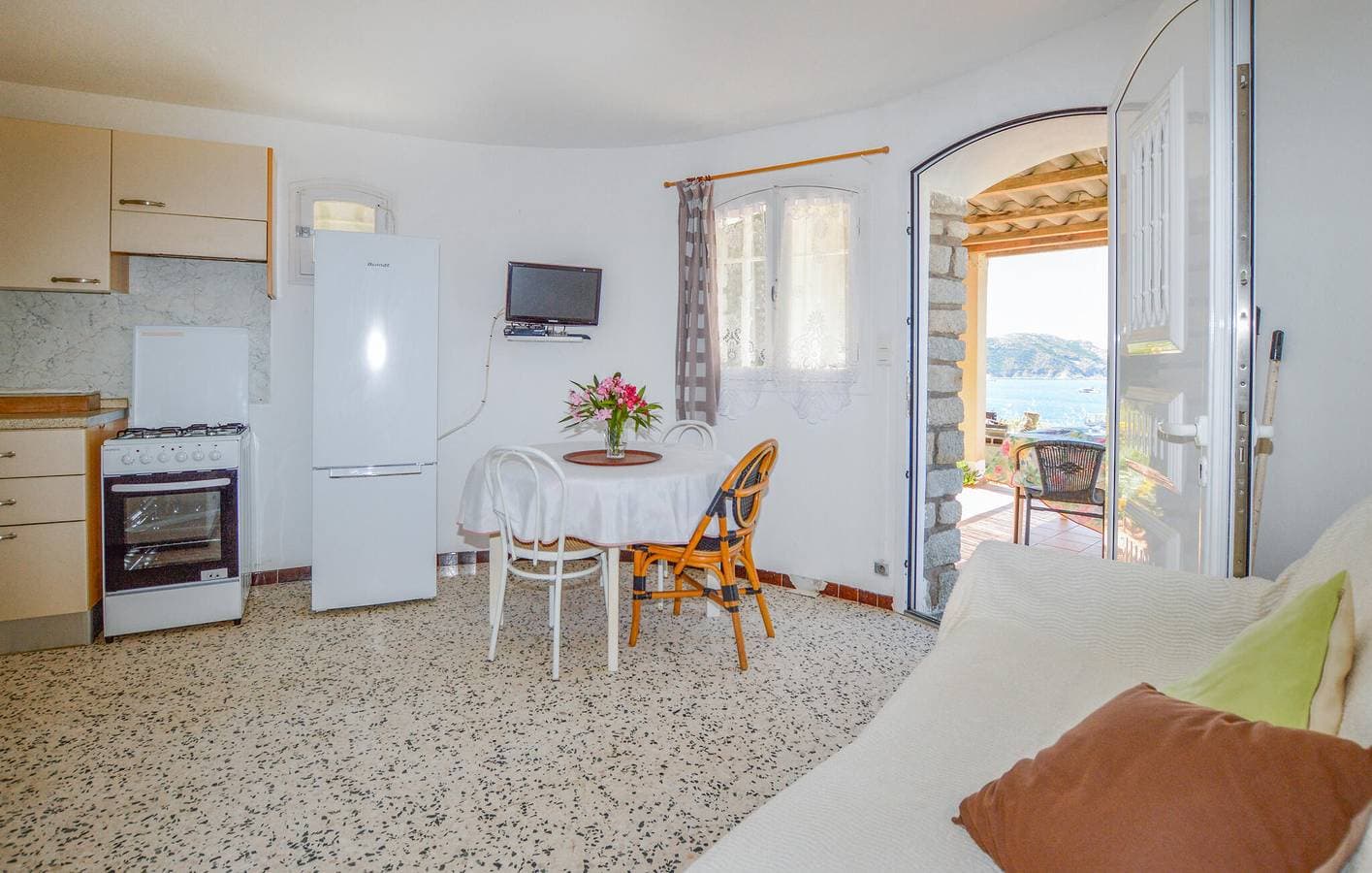 Foto 4 von 17: Gemütlicher Rückzugsort am Strand mit WiFi, Terrasse und Parkplatz