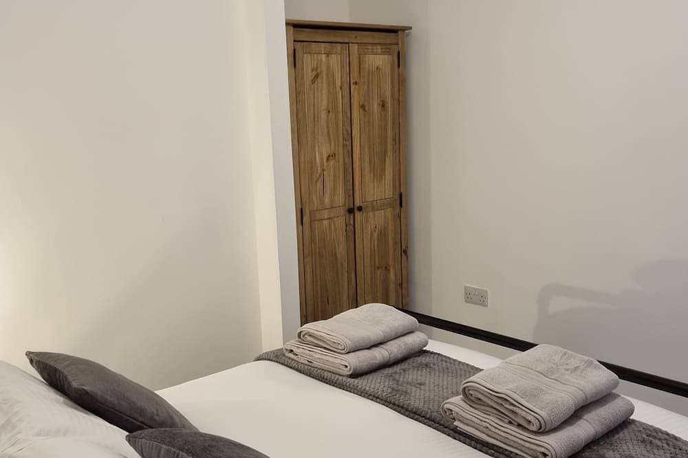 Spacious and Modern Town House close to The Lake District 1