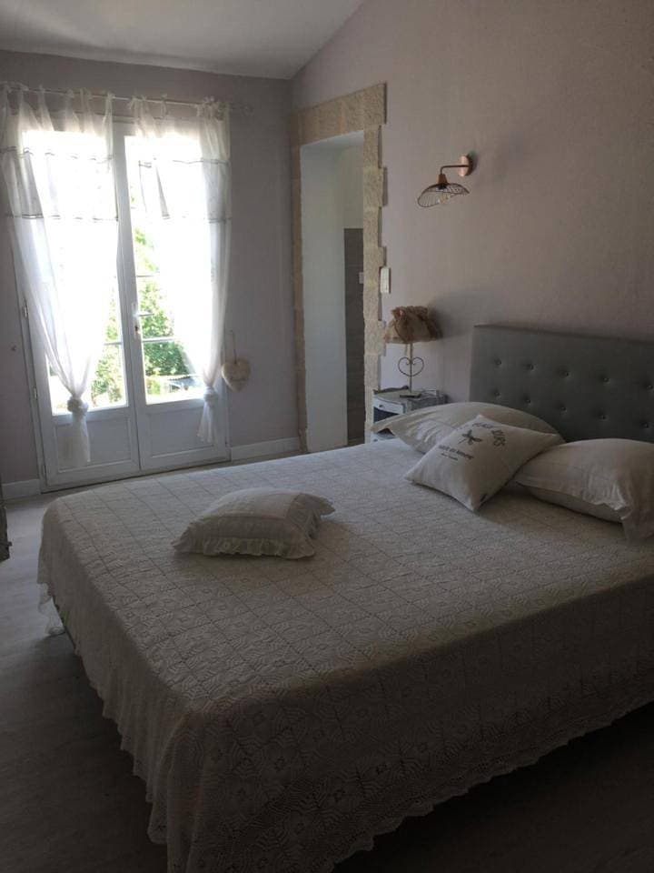 Foto 8 von 9: Double Room with Private Bathroom