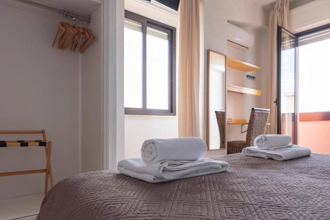 Foto 9 von 11: Triple Room with Balcony - Sea Front