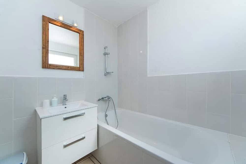 Foto 4 von 11: Villa Ivka Apartment C- 2 BRs 2 bathrooms, loggia and terrace with grill