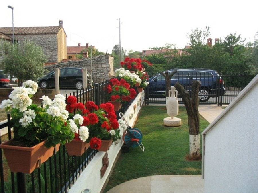 Foto 3 von 35: Ferienwohnung in Fažana mit Balkon, Klimaanlage, W-Lan, Waschmaschine (229-1)