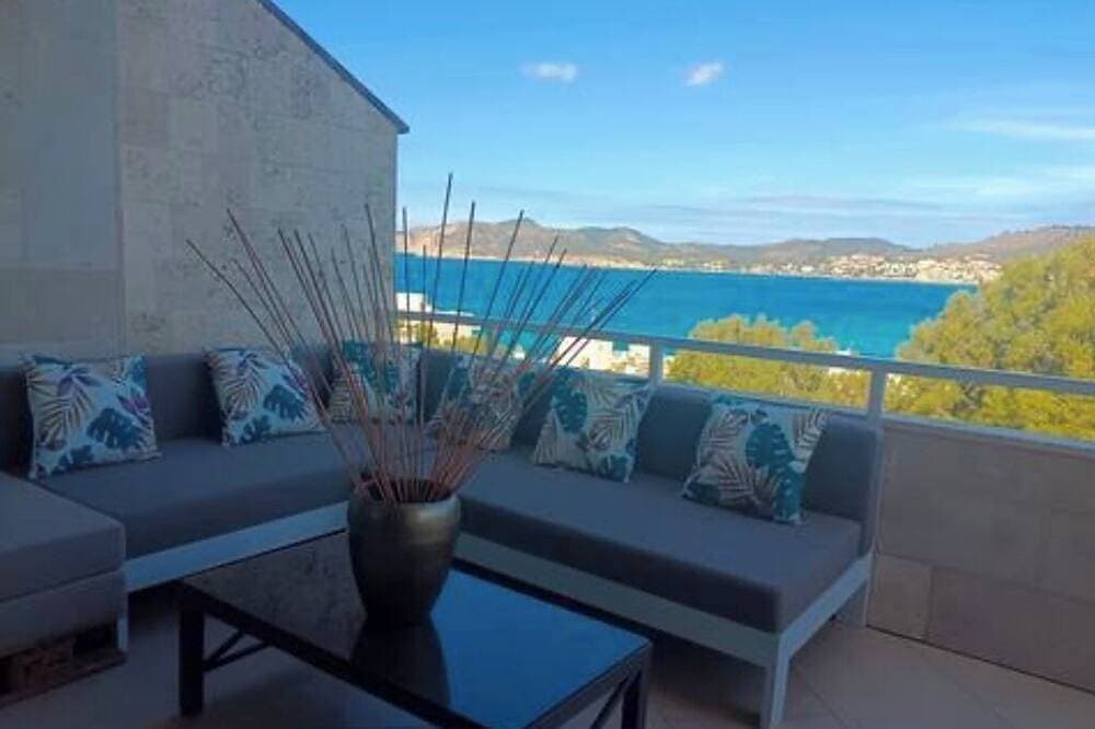 Beautiful apartment with sea view... every day a beautiful sunset. 1