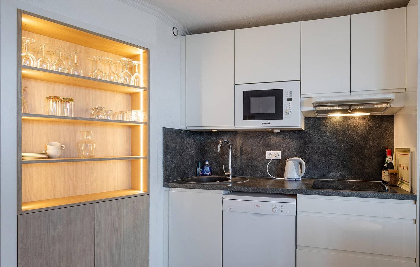 Foto 9 von 28: Appartement mit Meerblick, Pool und Parkplatz, 800m zum Strand