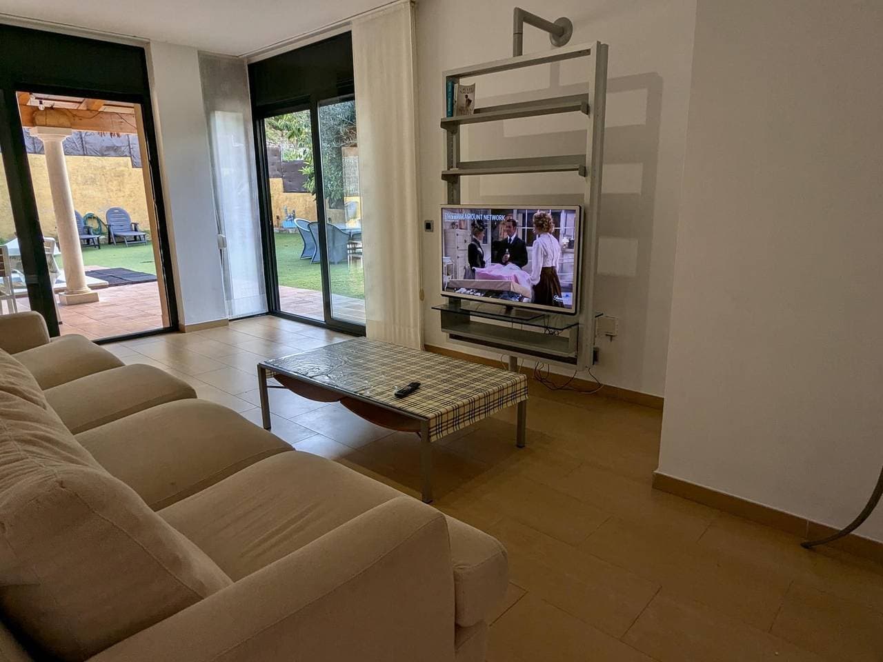 Foto 8 von 37: Ferienhaus für 6 Personen mit Pool