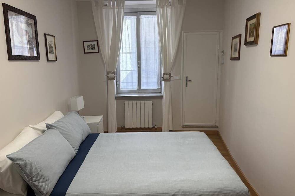 Foto 5 von 30: Wake Up To A View Of The Mediterranean Sea In The Historic Nervi Harbor, Genoa