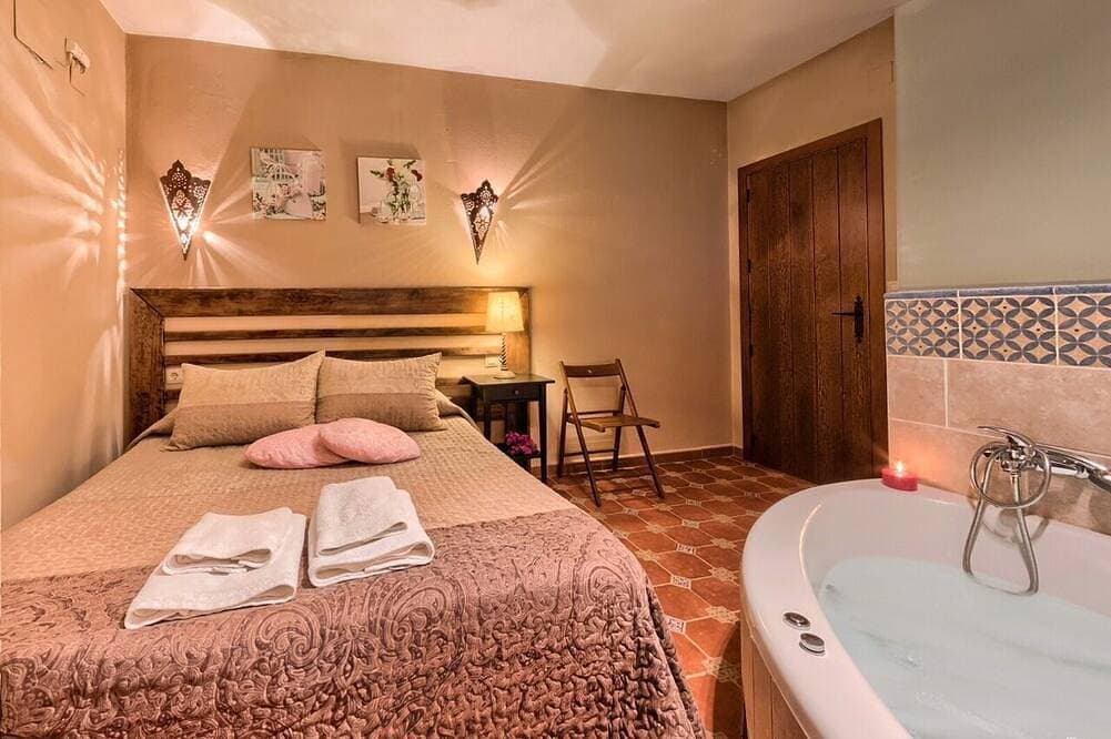 Foto 6 von 30: Ideale Paare, Jaccuzi im Zimmer, Aktivitäten in der Natur