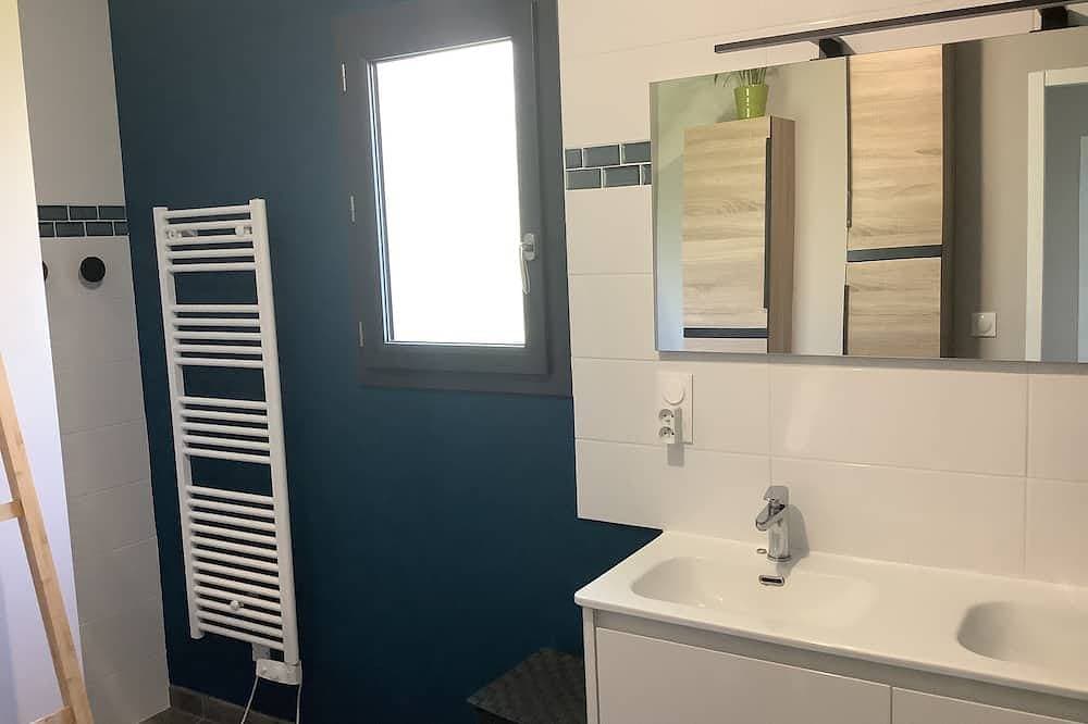 Foto 6 von 16: Maison de 6 Personnes Avec Piscine à 10 mn à Pied dun Site Classé