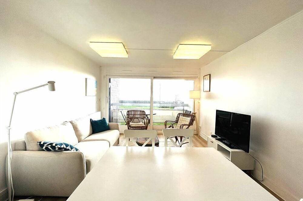 Foto 8 von 15: Cozy apartment for 4 people with Wi-Fi, beautiful sea view, Lomener beach 30 m away