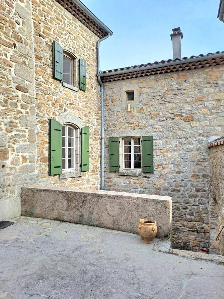 Foto 11 von 60: Five-Bedroom House