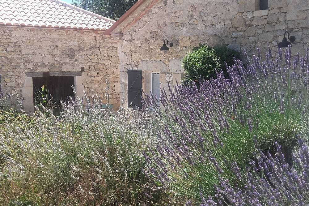 Foto 10 von 23: Ferienhaus auf dem Land mit privater Terrasse, Garten und WLAN