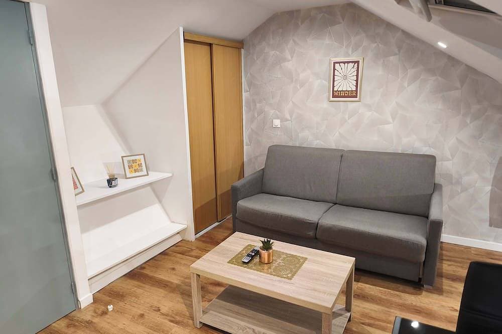 Top-Floor Studio for 2 · Free Private Parking 1