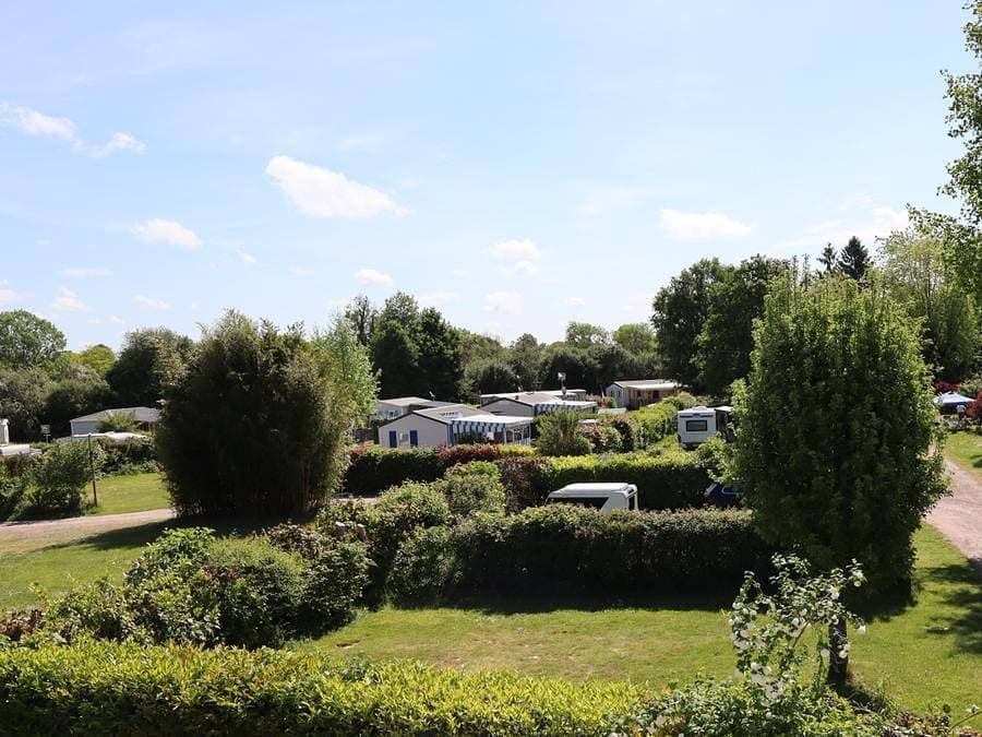 Foto 4 von 23: Camping Ushuaïa Villages - Les Pommiers Pays d'Auge - Unterkunft 2 personen - Ungewöhnlich La Grange (ohne Sanitäranlagen)