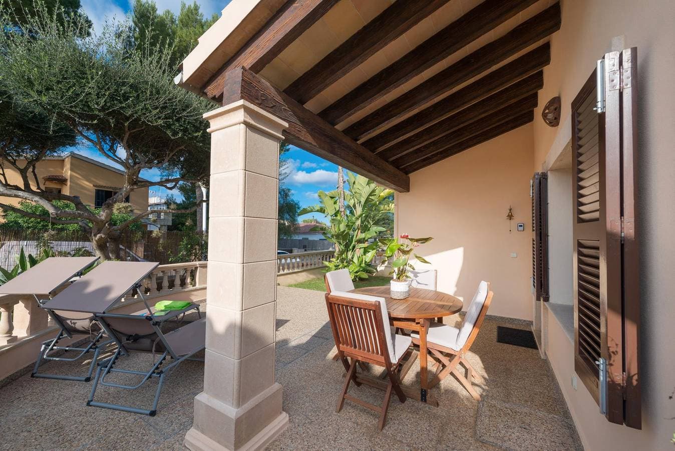 Foto 4 von 33: Alga Marina - Fantastisches Haus mit schöner Terrasse und nur 550 Meter vom Strand in Son Serra de Marina entfernt. WiFi gratis