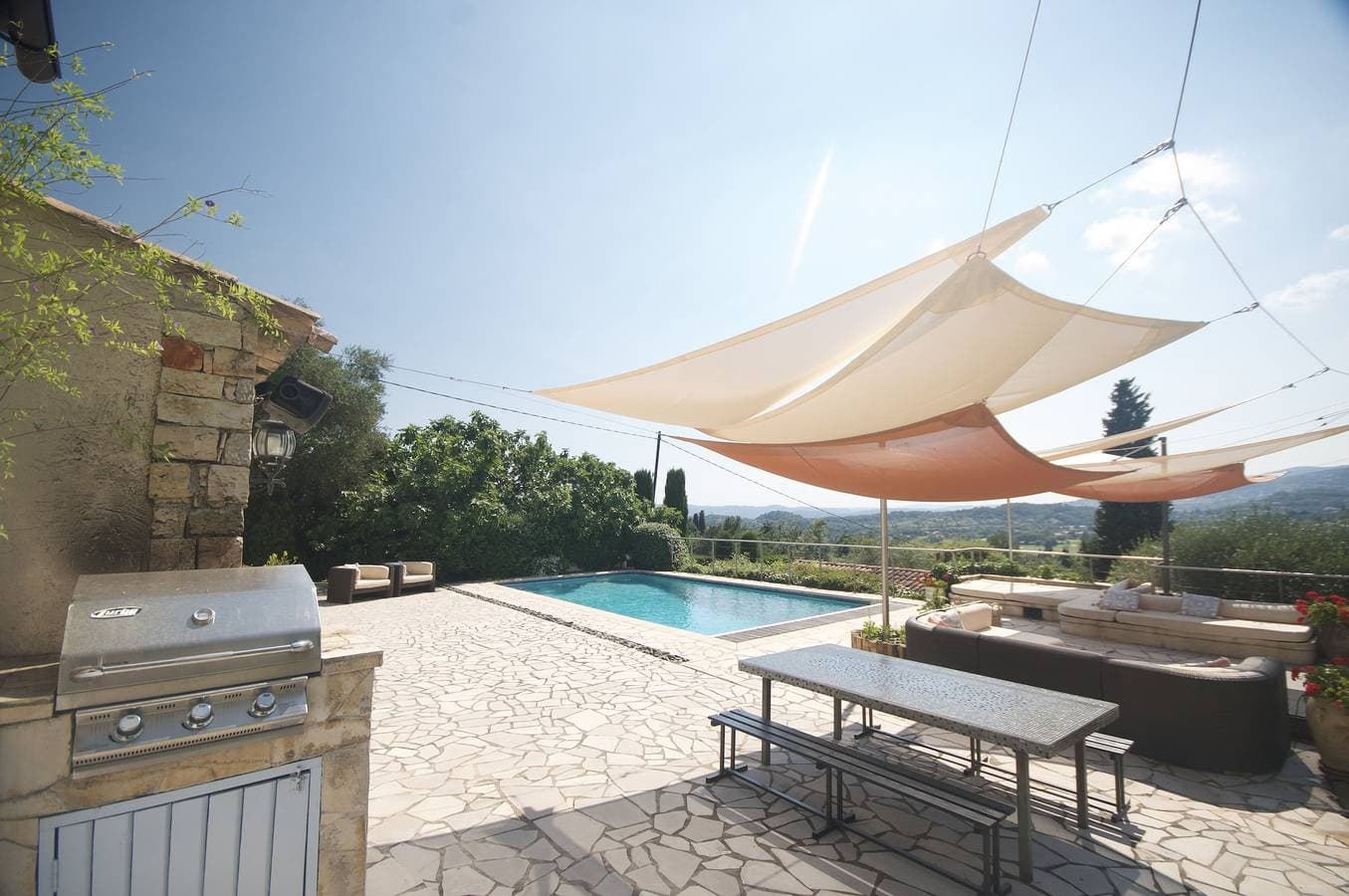 Foto 3 von 31: Atemberaubende Opio-Villa auf einem Hügel mit epischer Aussicht Voller Klimaanlage zu Fuß nach Valbonne zum Aufladen von Elektrofahrzeugen